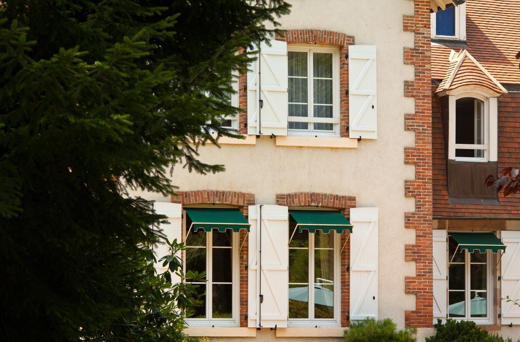 Hotel Le Troncais Saint-Bonnet-Tronçais Exterior foto