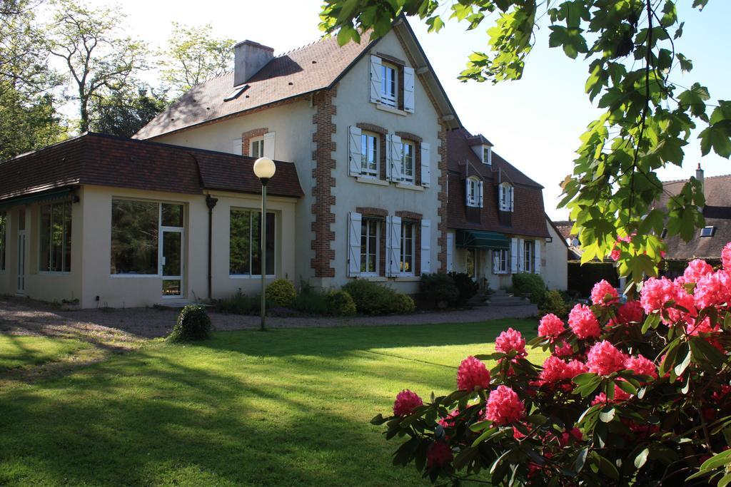 Hotel Le Troncais Saint-Bonnet-Tronçais Exterior foto